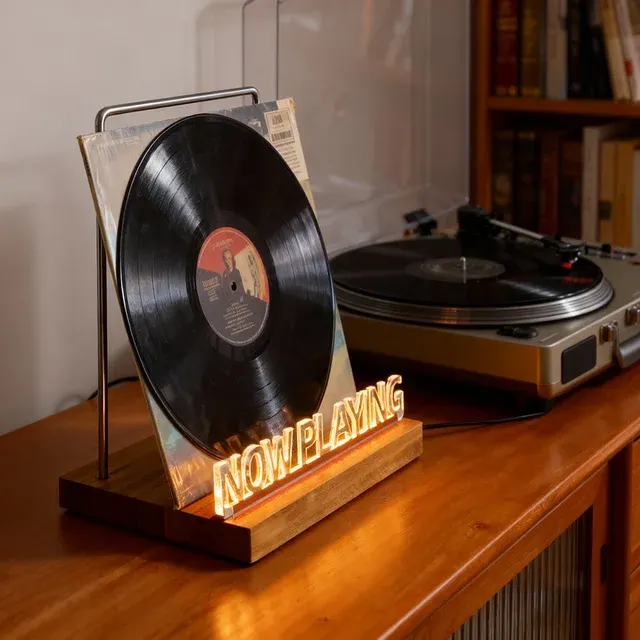 Beleuchteter Vinyl-Schallplattenständer mit Acryl-Hüllen 1