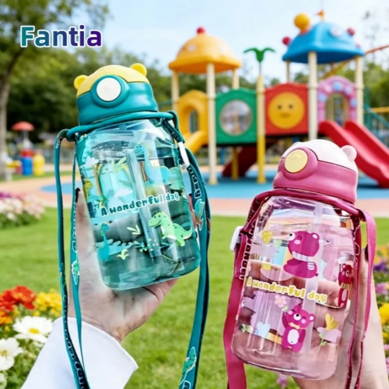 650ml Niedliche Kinder-Wasserflasche mit Strohhalm BPA-frei Auslaufsicher Tragbare