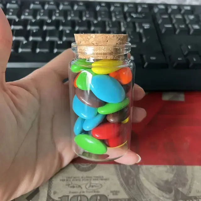Glasflasche mit Korken 2