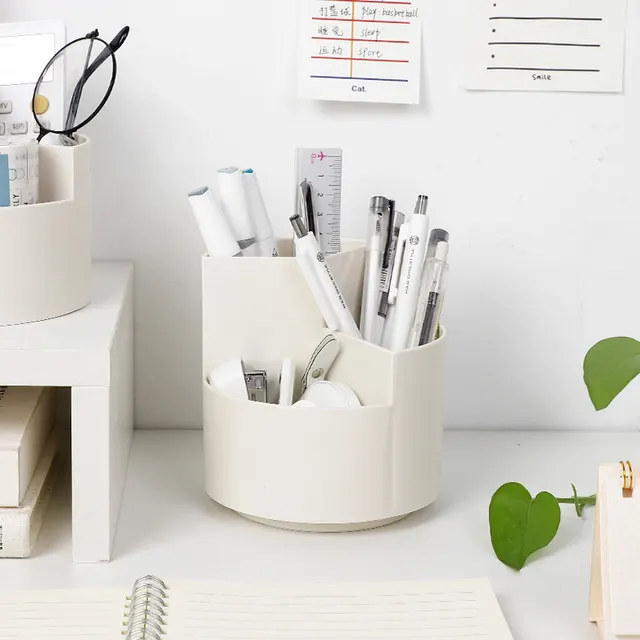 Rotating Pen Holder 1