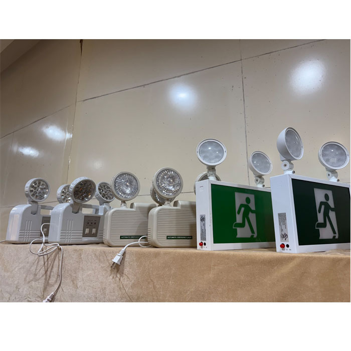 IP65 Rechargeable LED Emergency Bulkhead Light