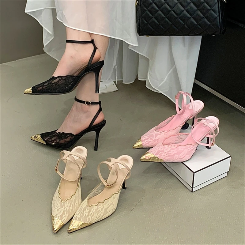 Spitzen-Pumps