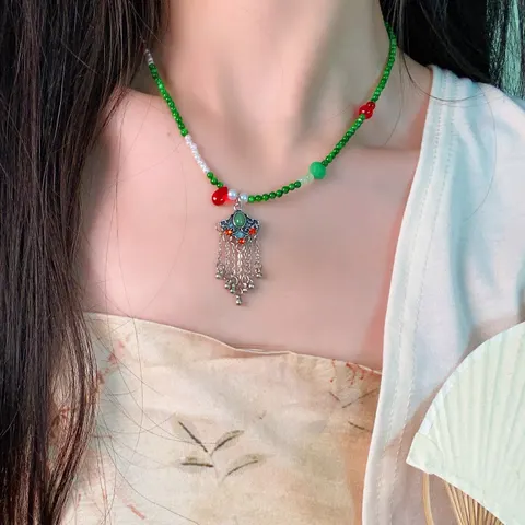lock pendant necklace