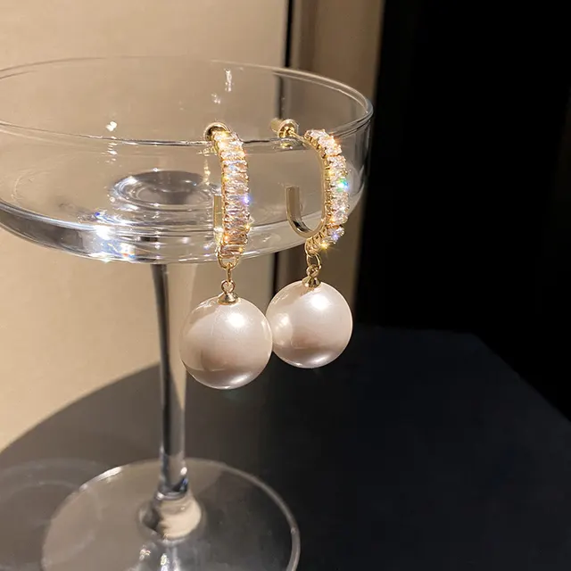 Korean Oversized White Pearl Drop Earrings 1