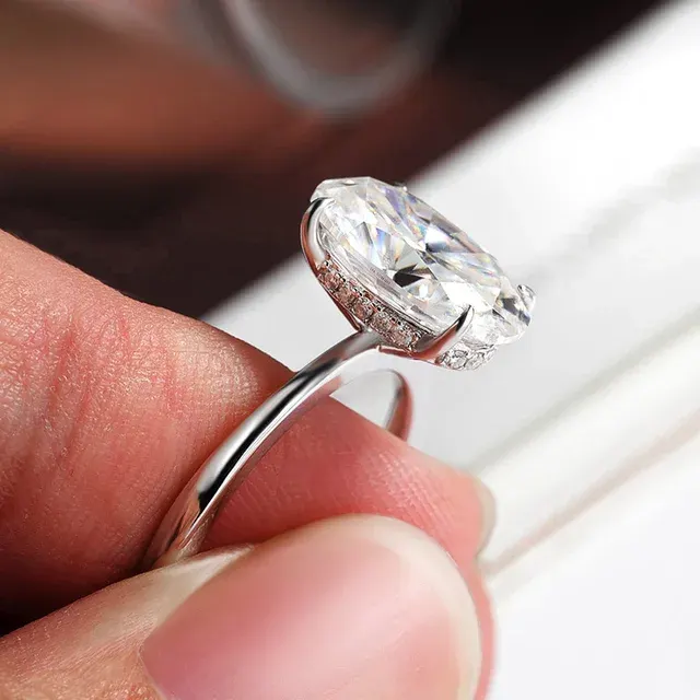 Moissanite Ring 4