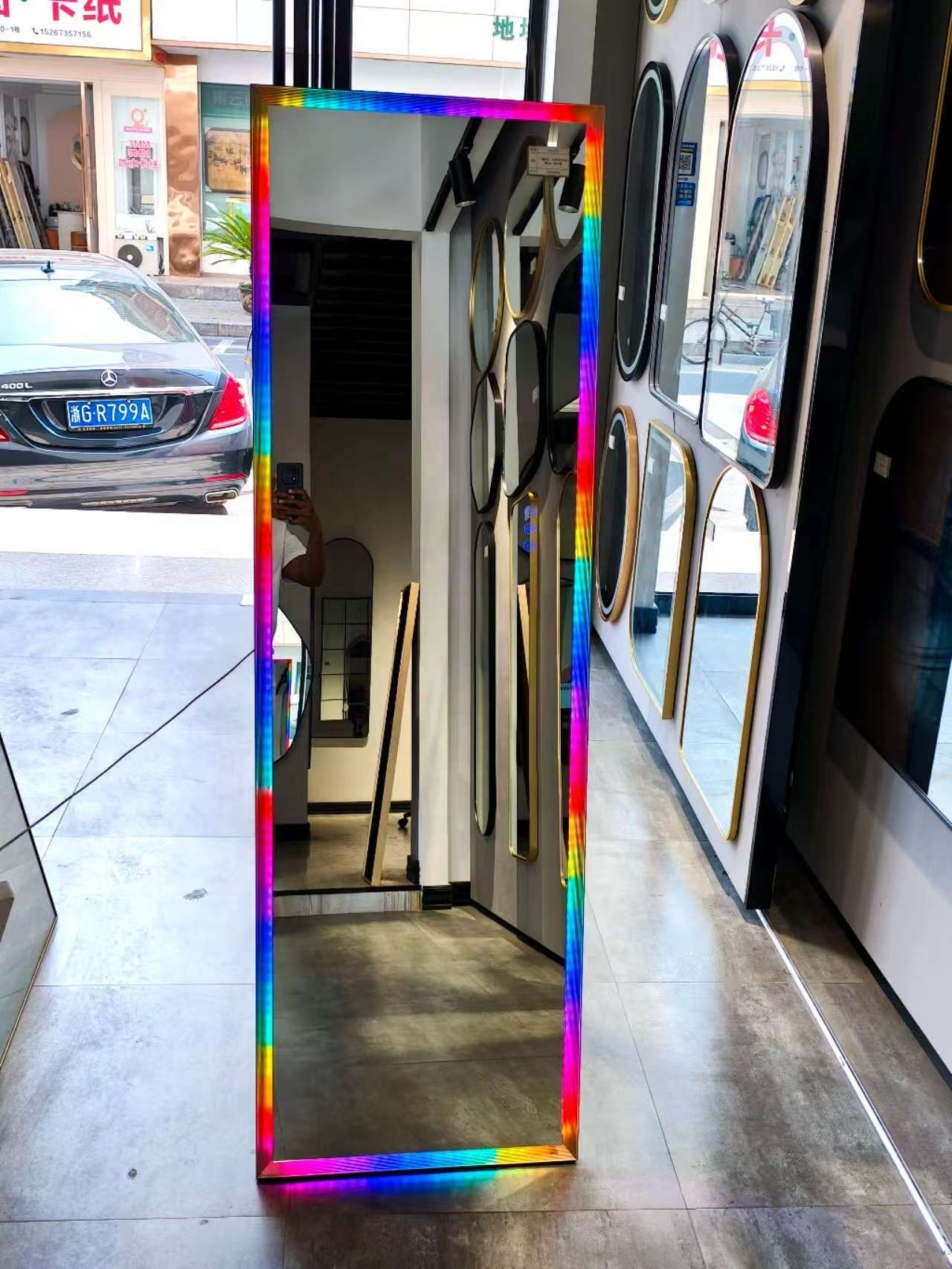 RGB-LED-Friseurspiegel mit Lichtfarben 4