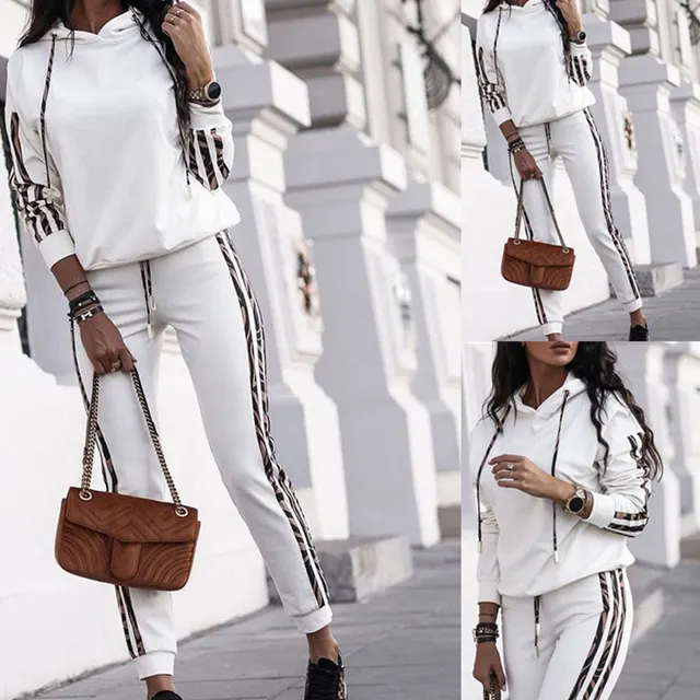 Two-Piece Sports Outfit 1