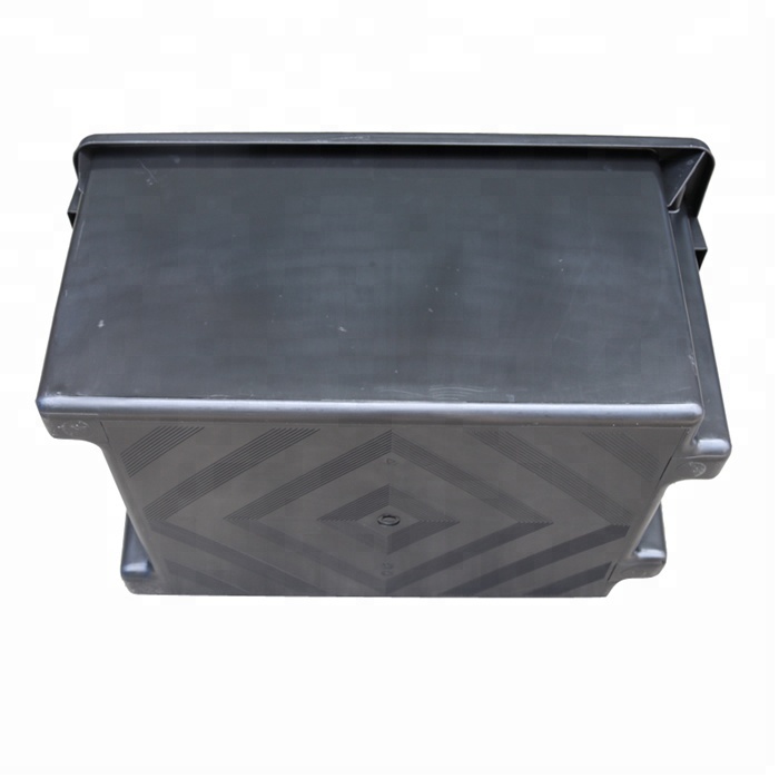 Stackable Outdoor Plastic Crate with Lid 3