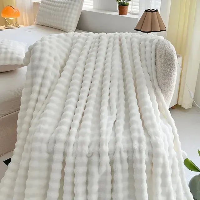 Luxury Faux Fur Throw 2