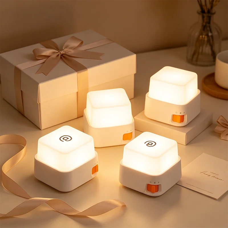 LED-Nachtlichter Nachttischlampe Mini-Tastaturleuchte USB Wiederaufladbar LED-Lampe Dekoration Urlaub