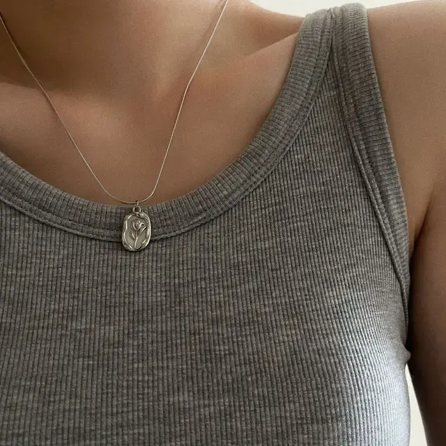 Tulip Pendant Necklace 3