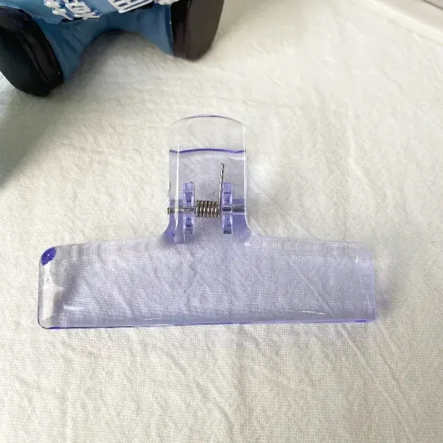 Transparent Acrylic Clips 3