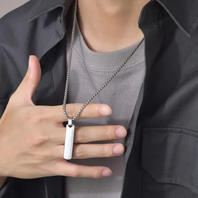 Engraved Bar Necklace 3