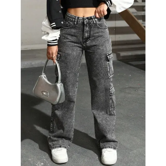 High-Waist Cargo Jeans 4