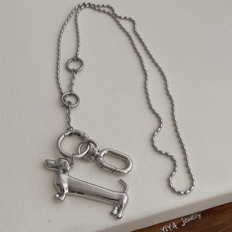 Minar Einzigartiges Design Glatte Oberfläche Dackel-Cartoon-Hund-Anhänger-Halsketten für Frauen
