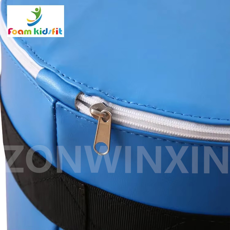 Blaue Sensorik-Schaukel mit Nackenrolle 3