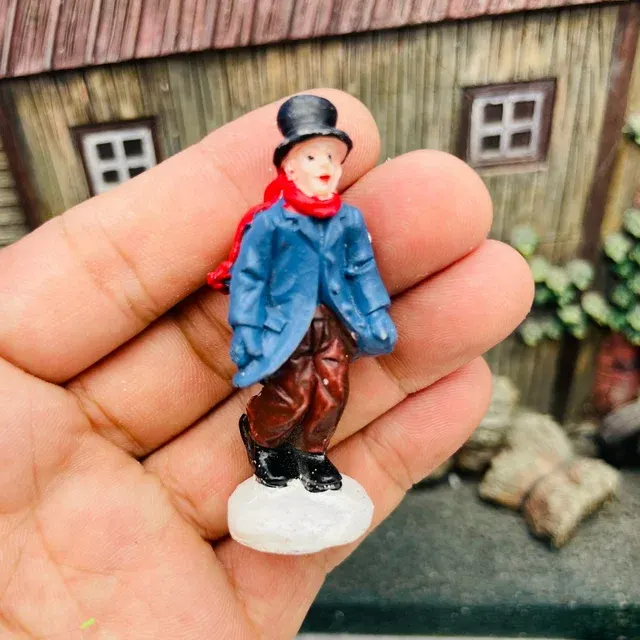 Christmas Village Figurine 3