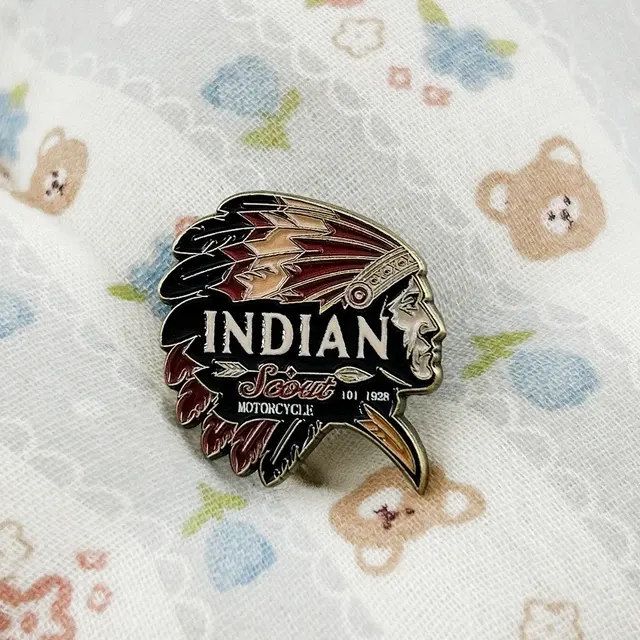 Vintage Enamel Metal Collector Lapel Pin 3