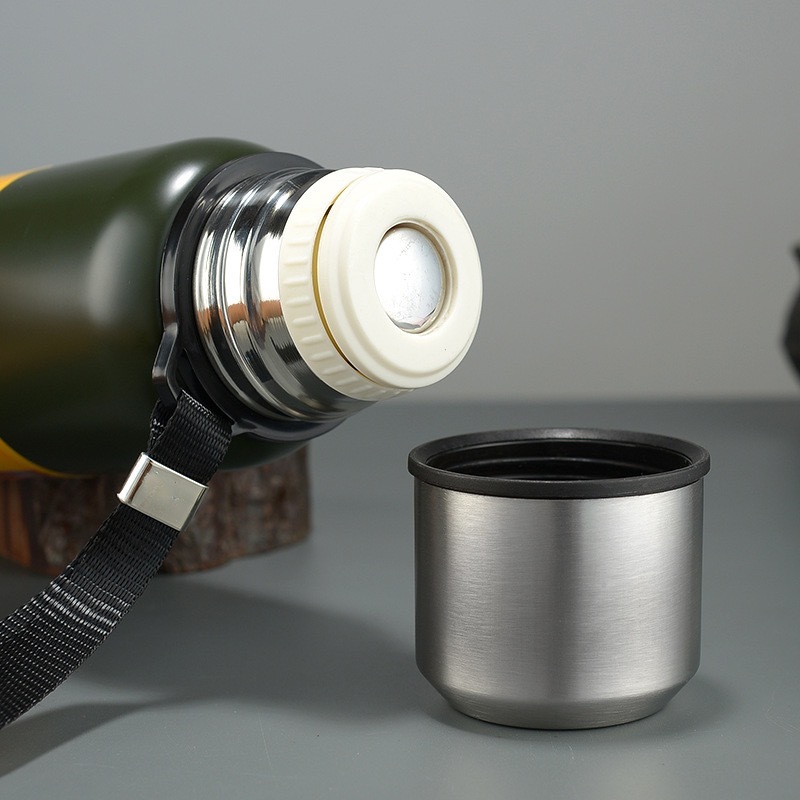 Stainless Steel Insulated Hiking Bottle 750 ml 2