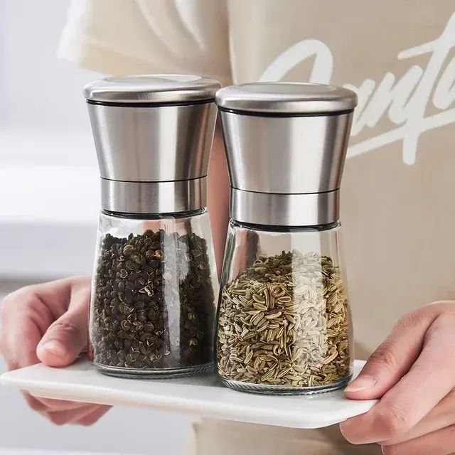 Hand Pepper Mill 3
