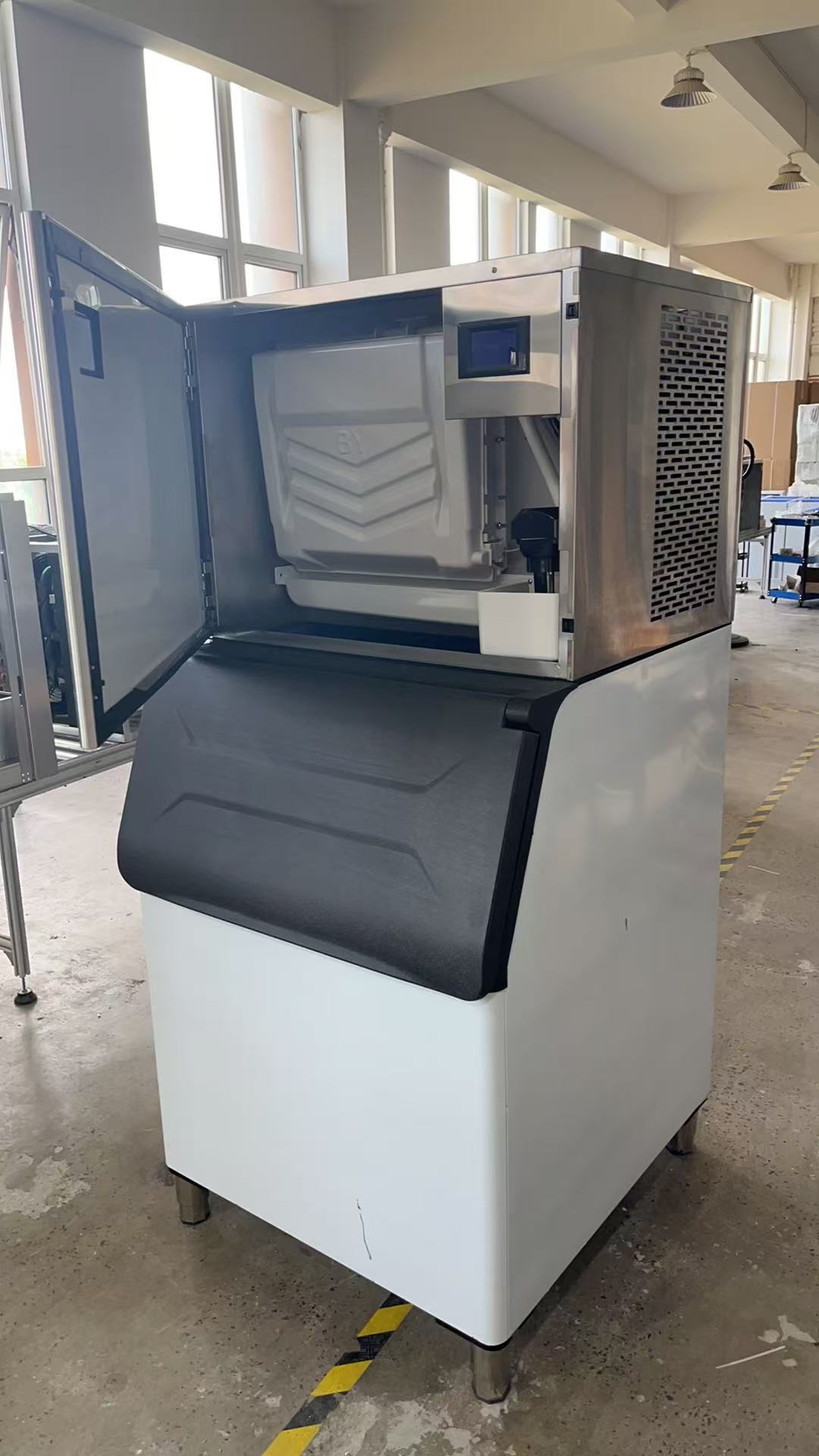 300kg 320kg Ice Cube Machine Maker Machines for 4