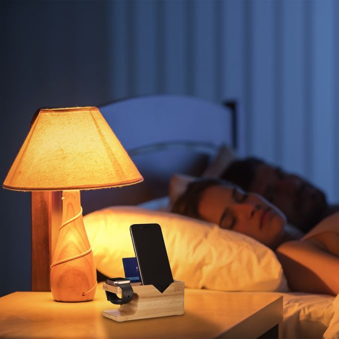 Bambus-Ladestation für Smartphone und Uhr 2