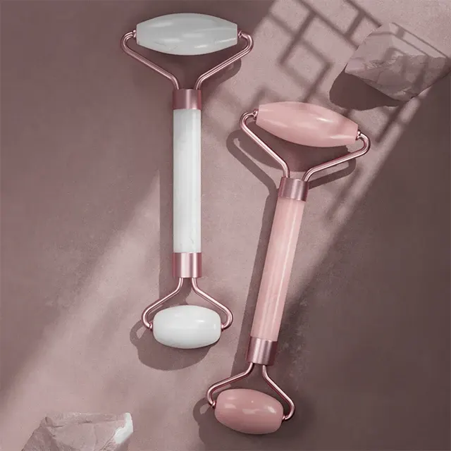 2-teiliges Set Gesichtsmassage-Schabewerkzeug-Kit - Gesichtsroller Massagestab Eis-Gel-Pack Rosa 3