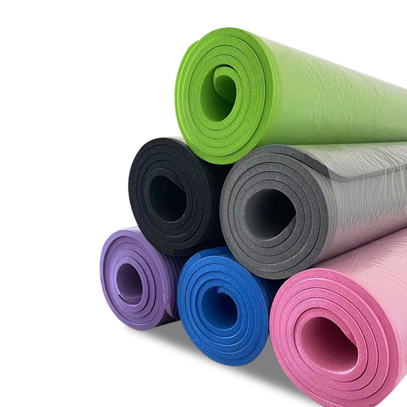 Eco-Friendly 8mm Non-Slip Yoga Mat 2