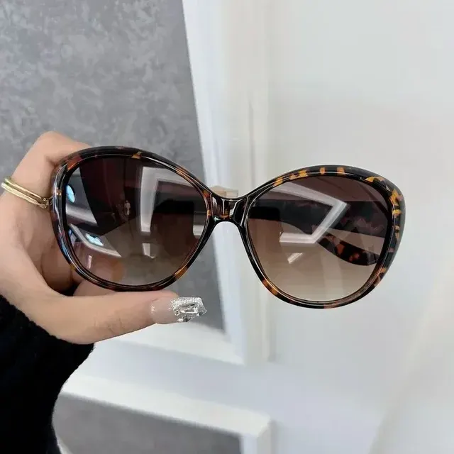Cat-Eye Sunglasses 3