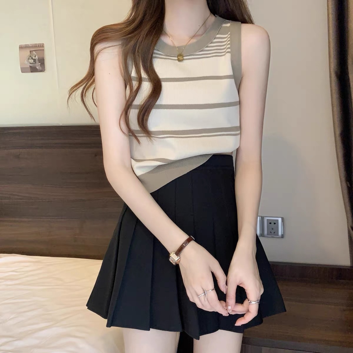 Vintage Striped Sleeveless Knit Vest 4