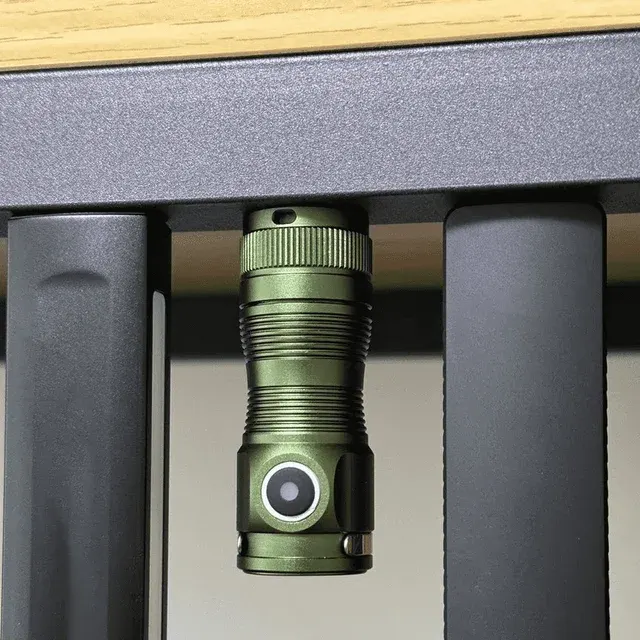 Taktische EDC Mini-Taschenlampe 1300 lm IP68 3