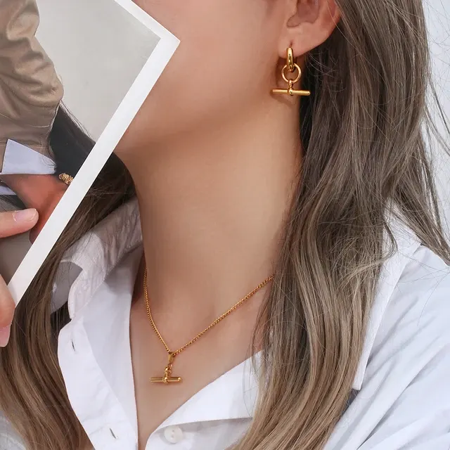 T-Bar Pendant Necklace 4
