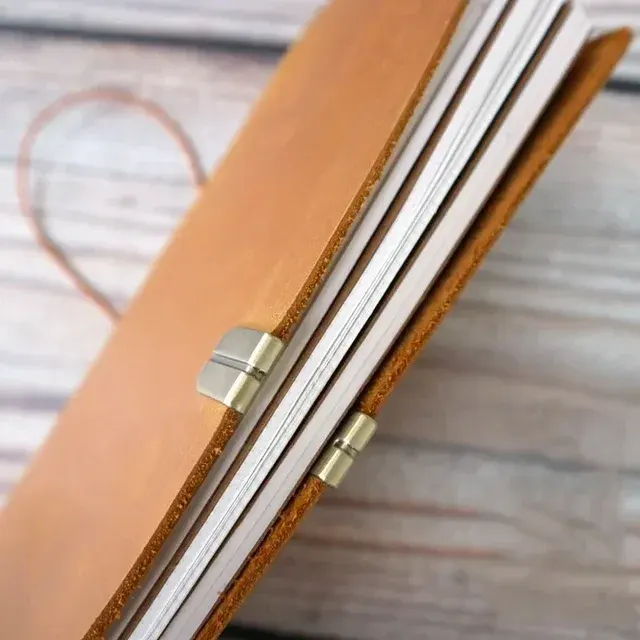 Ledernotizbuch 4