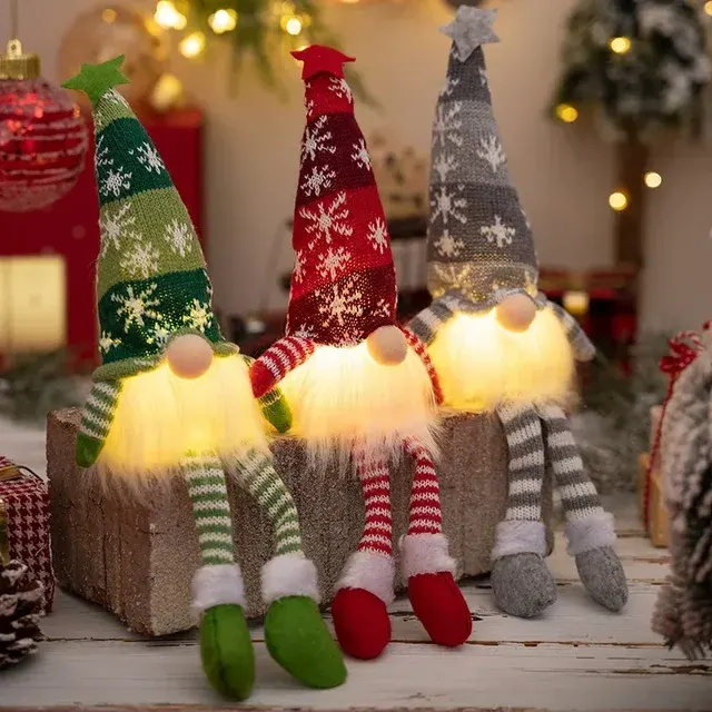 Christmas Gnome Figurine 4