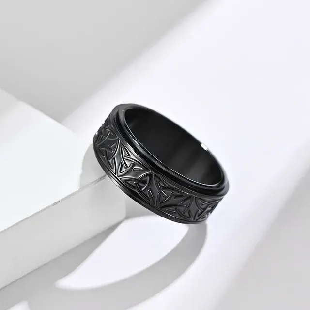 Celtic Knot Spinner Ring 4