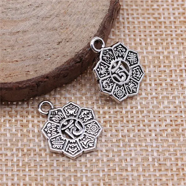Om Charm 3