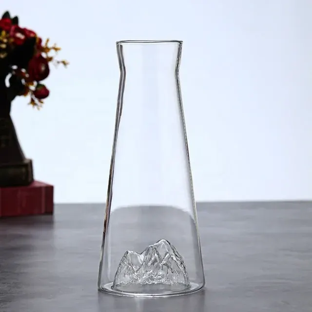 Borosilikatglas-Wasserkaraffe 1 Liter mit Bergmotiv 2