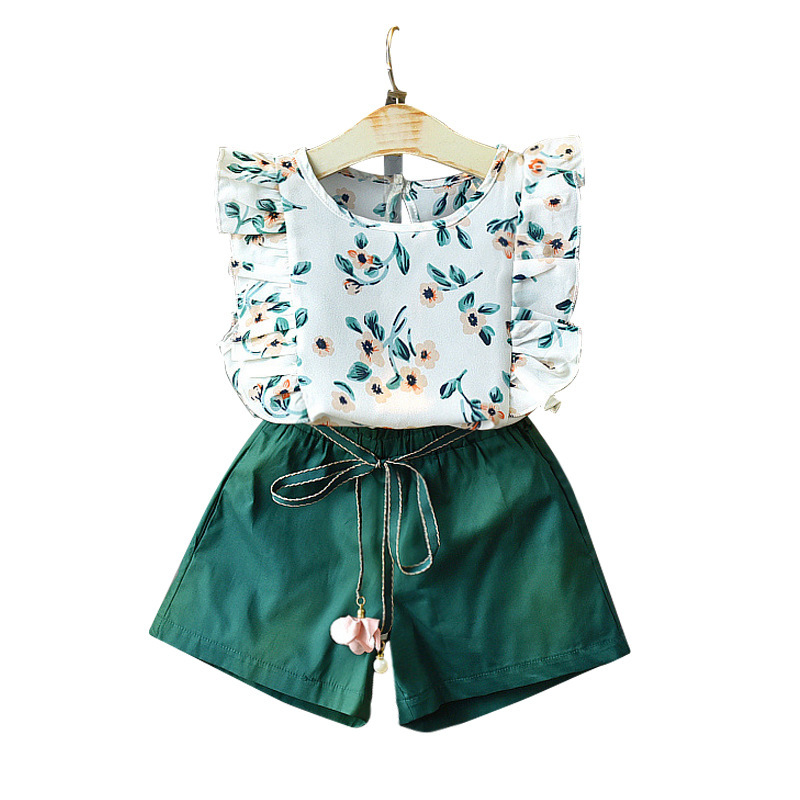 Zweiteiler Oberteil und Shorts