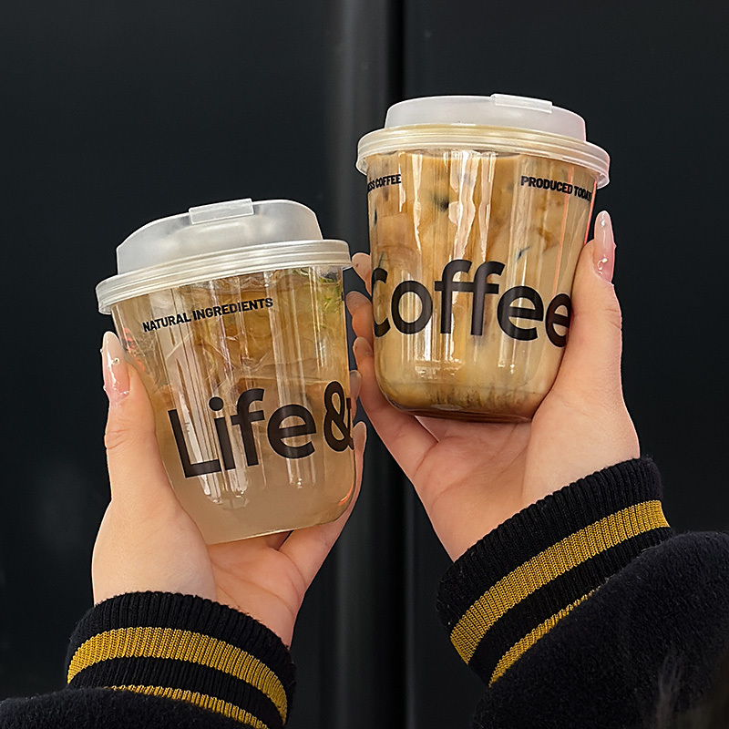Kaffeebecher to go mit Deckel