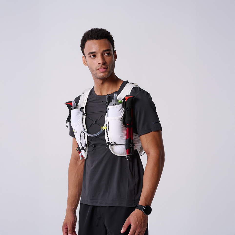 Lightweight White Running Vest Reflective Phone Holder Features 3