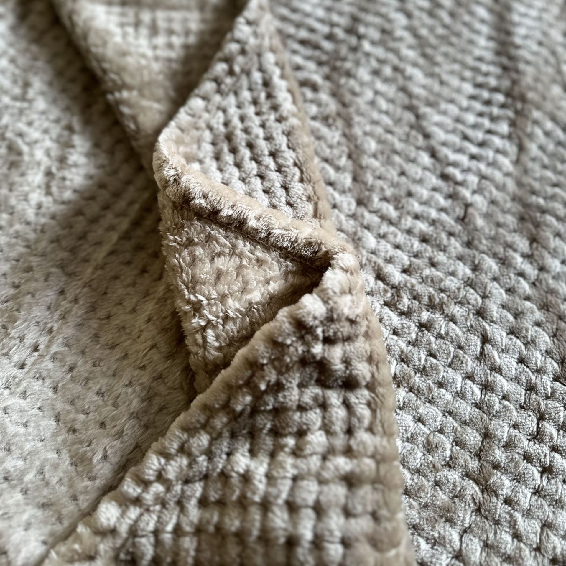 Soft Embossed Waffle Fleece Throw Blanket 3