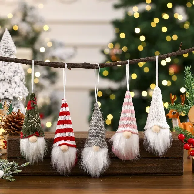 Christmas Elf Table Decor 3