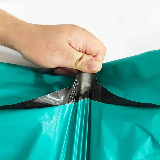 Grüne Versandtaschen aus Kunststoff, selbstklebend 3