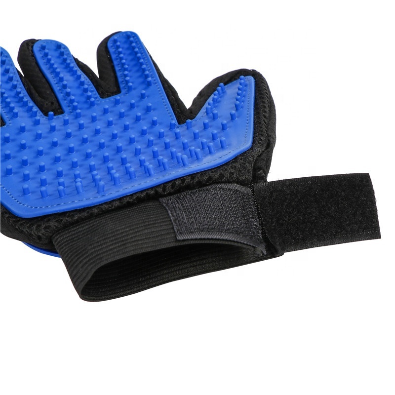 Blue Five-Finger Dog Grooming Gloves 3