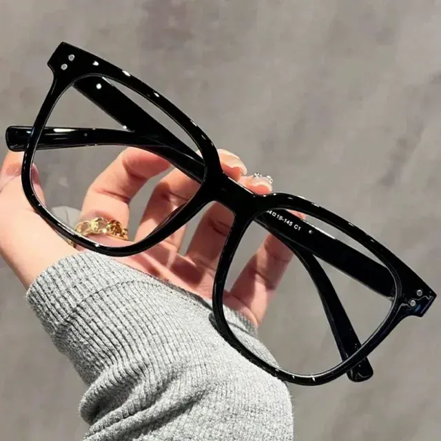 Trendy Boxy Glasses for Everyday Wear 2