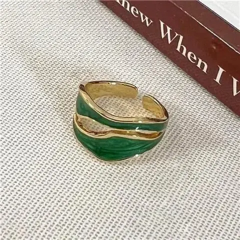 Adjustable White Enamel Vintage Ring 3