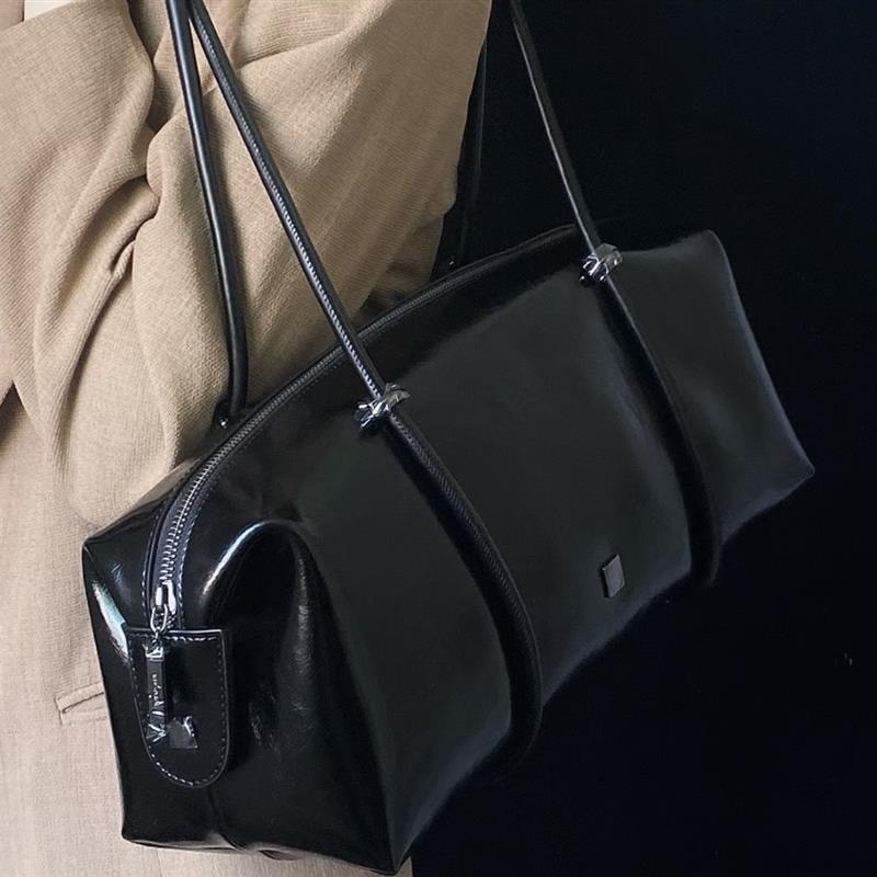 Women's Large Textured Shoulder Tote