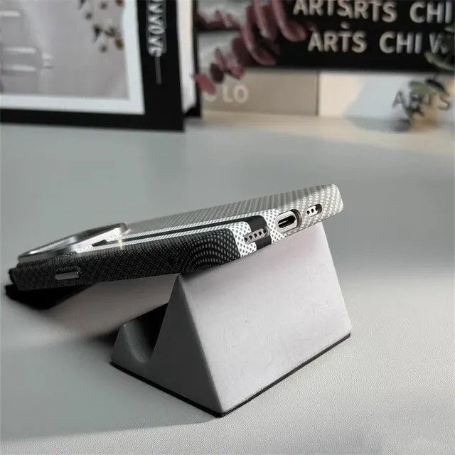 Magnetic Carbon Fiber Phone Case 3