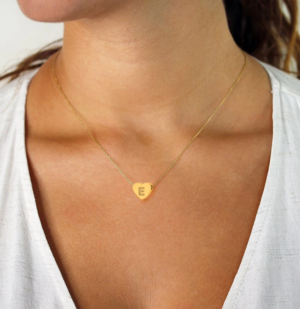 CARLIDANA Minimalistischer Vergoldeter Edelstahlschmuck Anhänger mit Kinderalphabet Kleiner 4