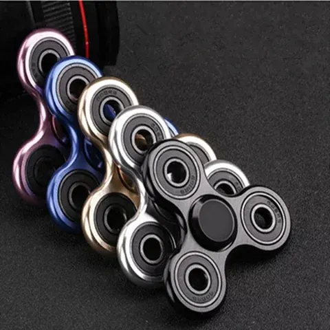 Triangle Finger Spinner